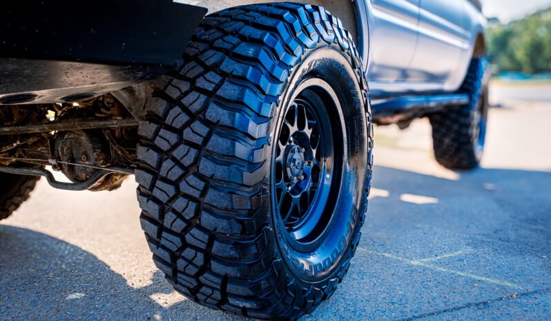 
								1995 Toyota Land Cruiser full									