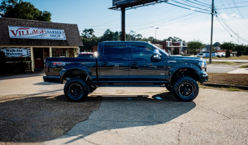 
								2017 Ford F-150 full									