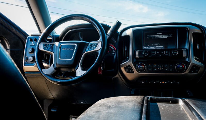 
								2015 GMC Sierra Denali full									